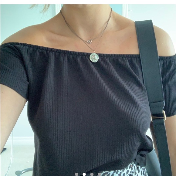 ardene off the shoulder too - Picture 2 of 4